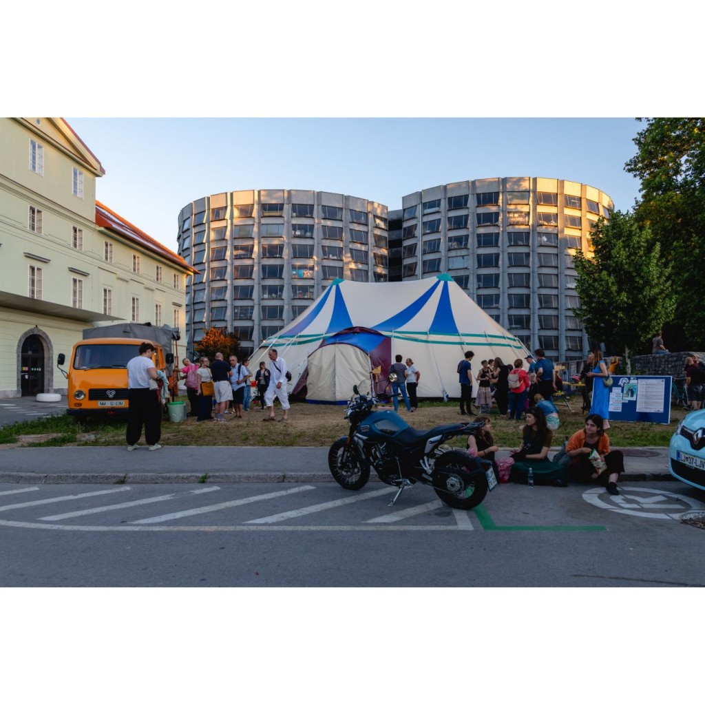 21@Črt Piksi-1